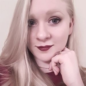 Meet your Posher, Holly